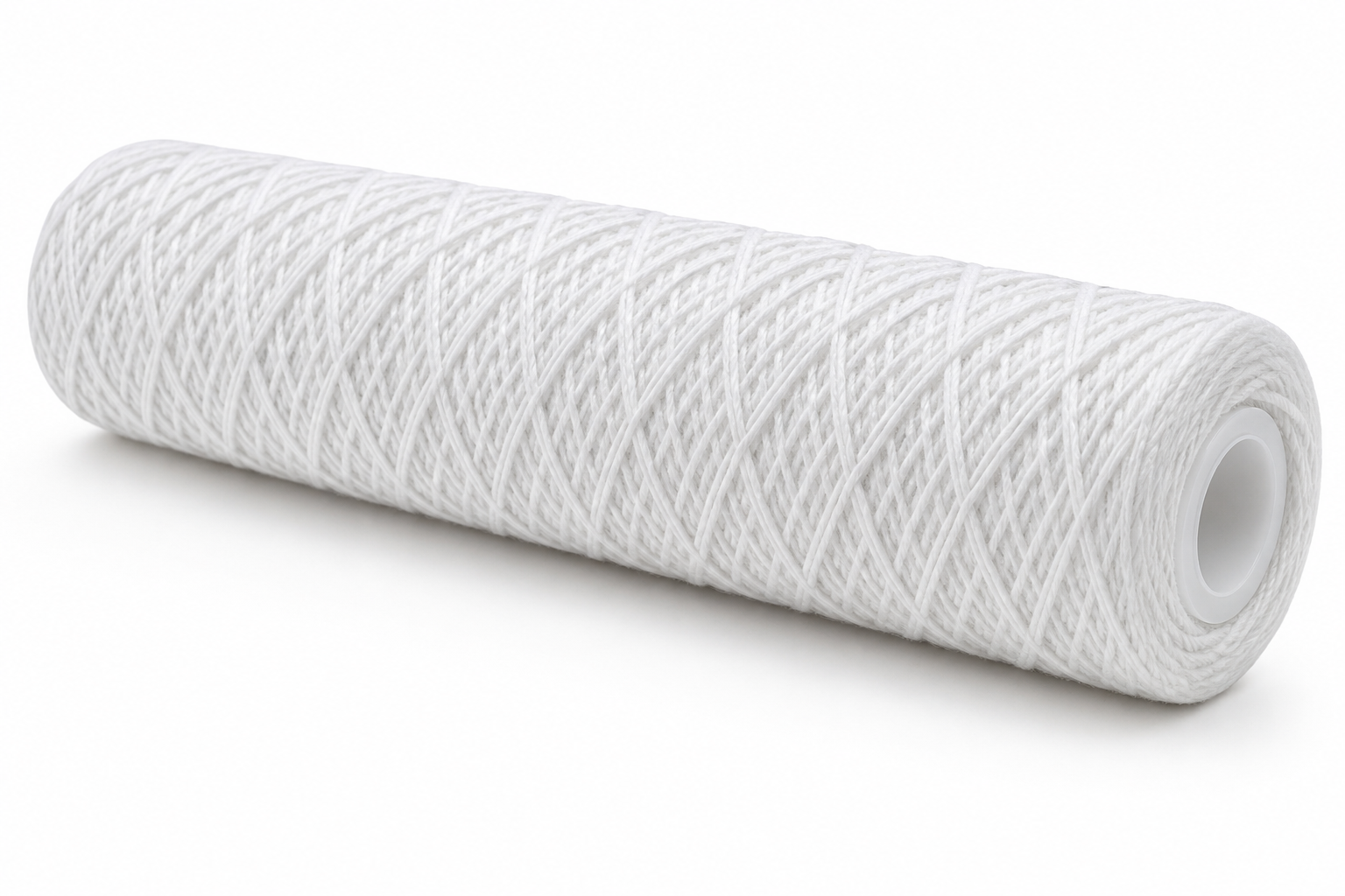 Crisscross diamond lattice on a string wound filter cartridge